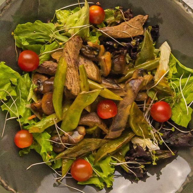 Үхрийн махтай Швейцари салат