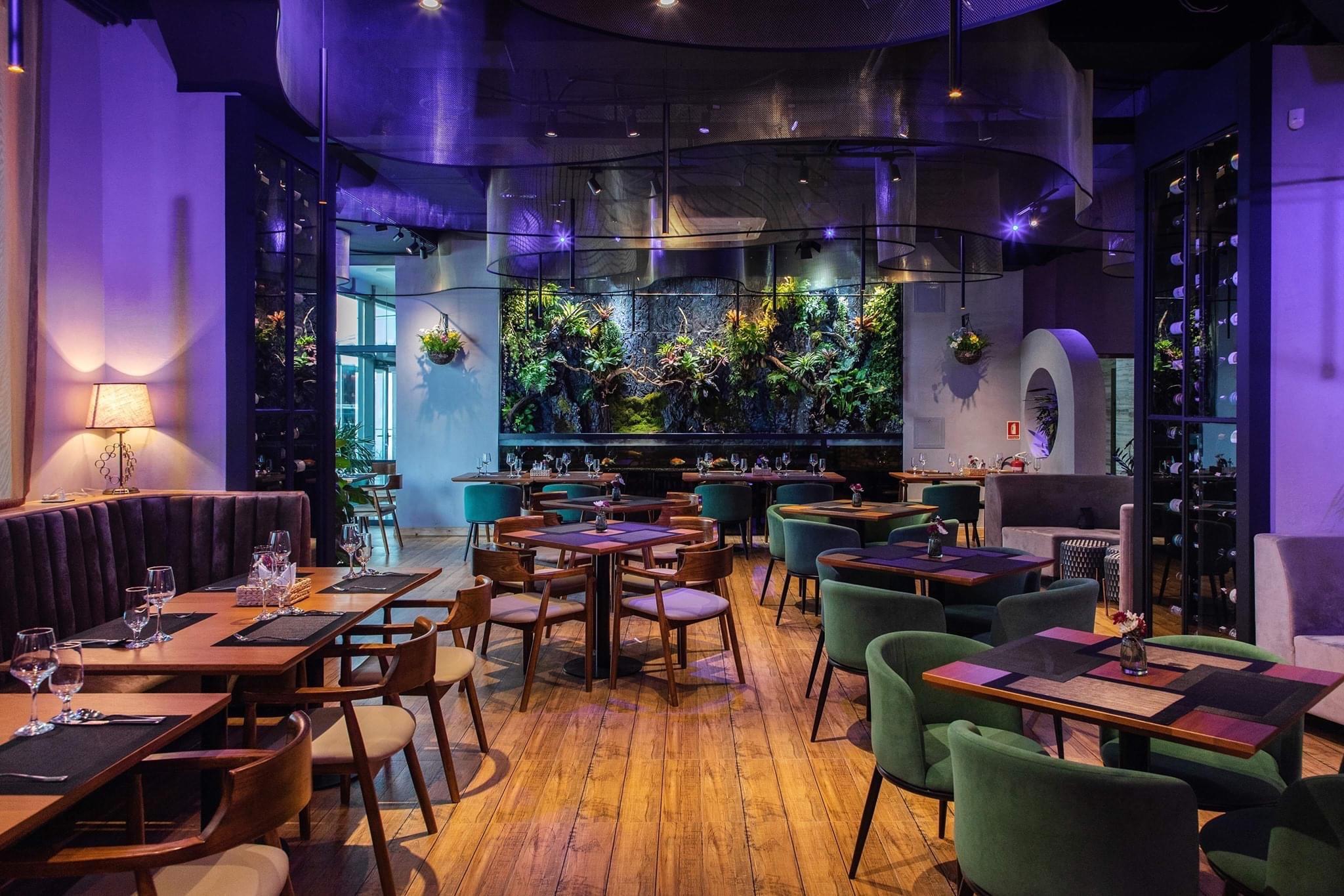 Zoma Kitchen & Bar background
