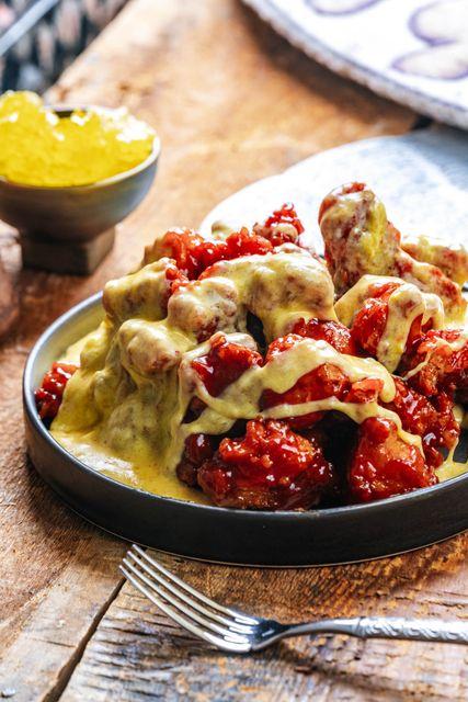 Чихэрлэг халуун ногоотой бяслагтай тахиа