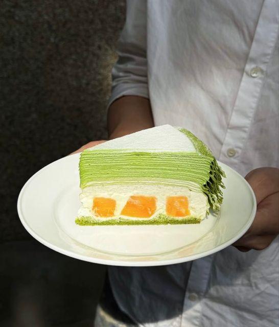 Mango Pandan Crepe