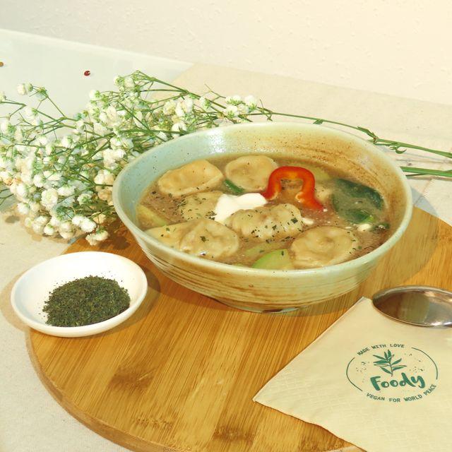 Dumpling nettle soup 
